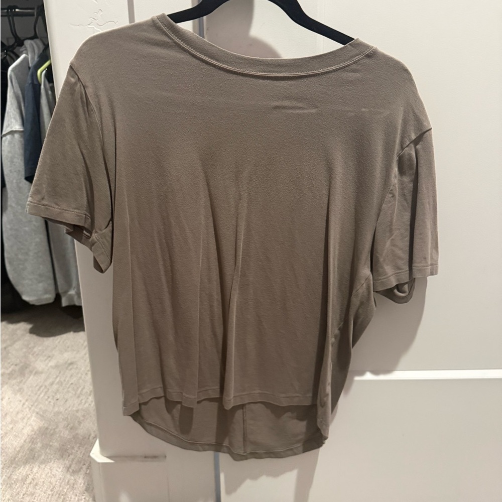CALIA by Carrie Underwood Relaxed Short Sleeve Tee in Taupe